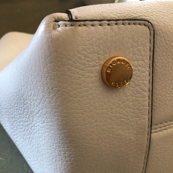 Michael Kors Riley - Picture 6 of 7